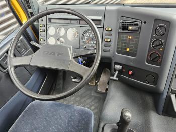 DAF CF 85.330 ATI / 40 t/m CRANE / KRAN / 8.500 km!